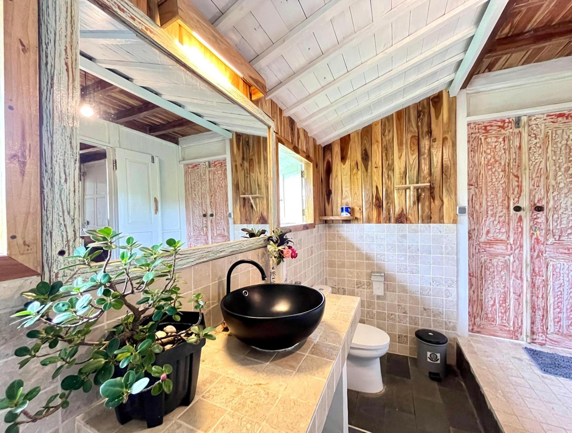 Pondok Is Oke Villa Scenic View バニュワンギ エクステリア 写真