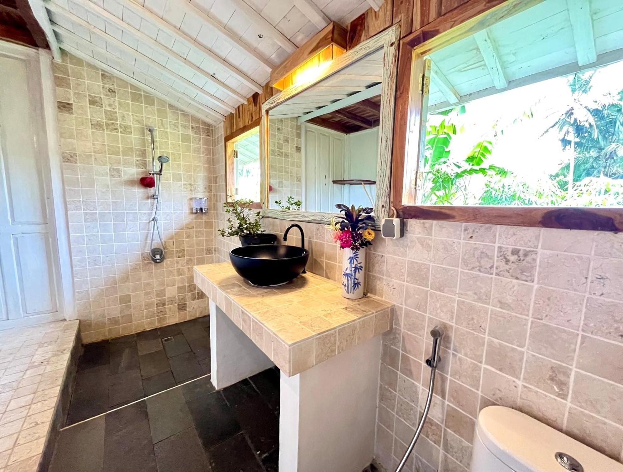 Pondok Is Oke Villa Scenic View バニュワンギ エクステリア 写真